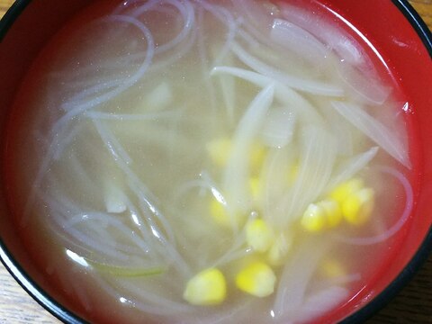 玉ねぎととうもろこしの春雨スープ